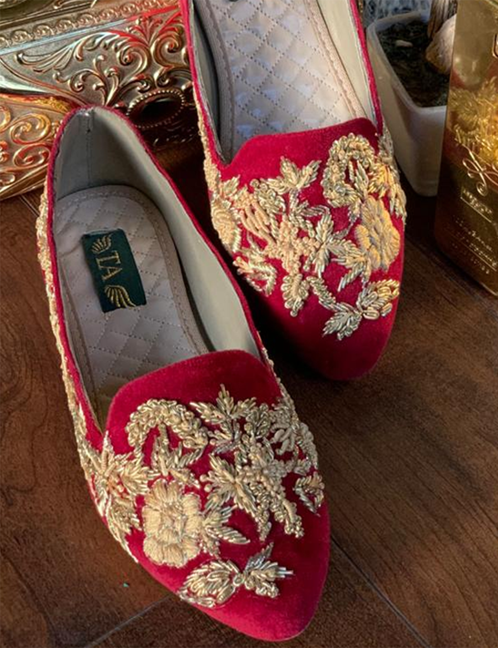 Red Embroidery Pumps