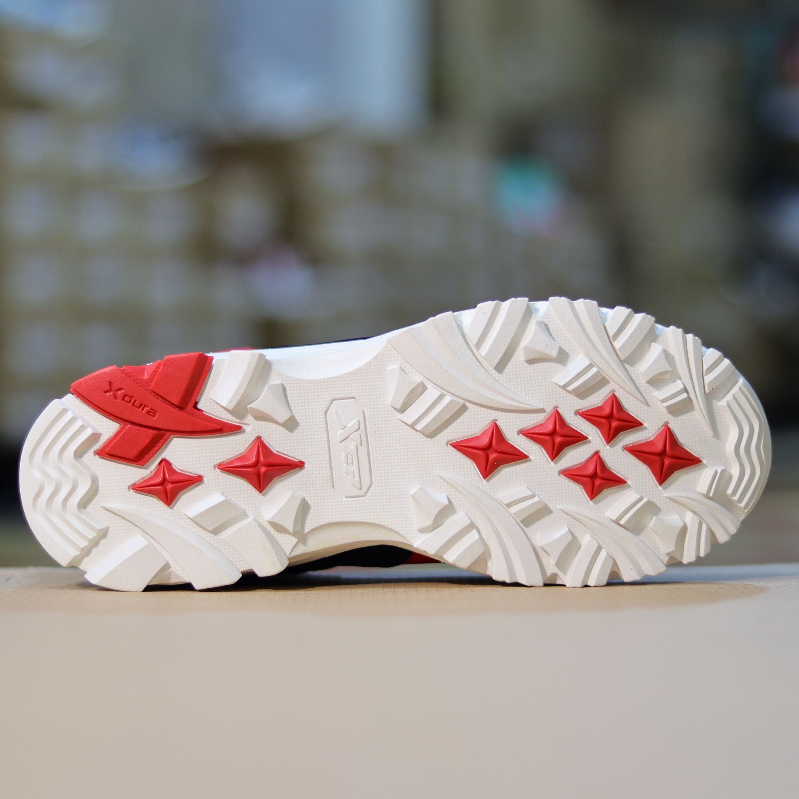X12 - Outdoor Mountain Shoes by Xtep®