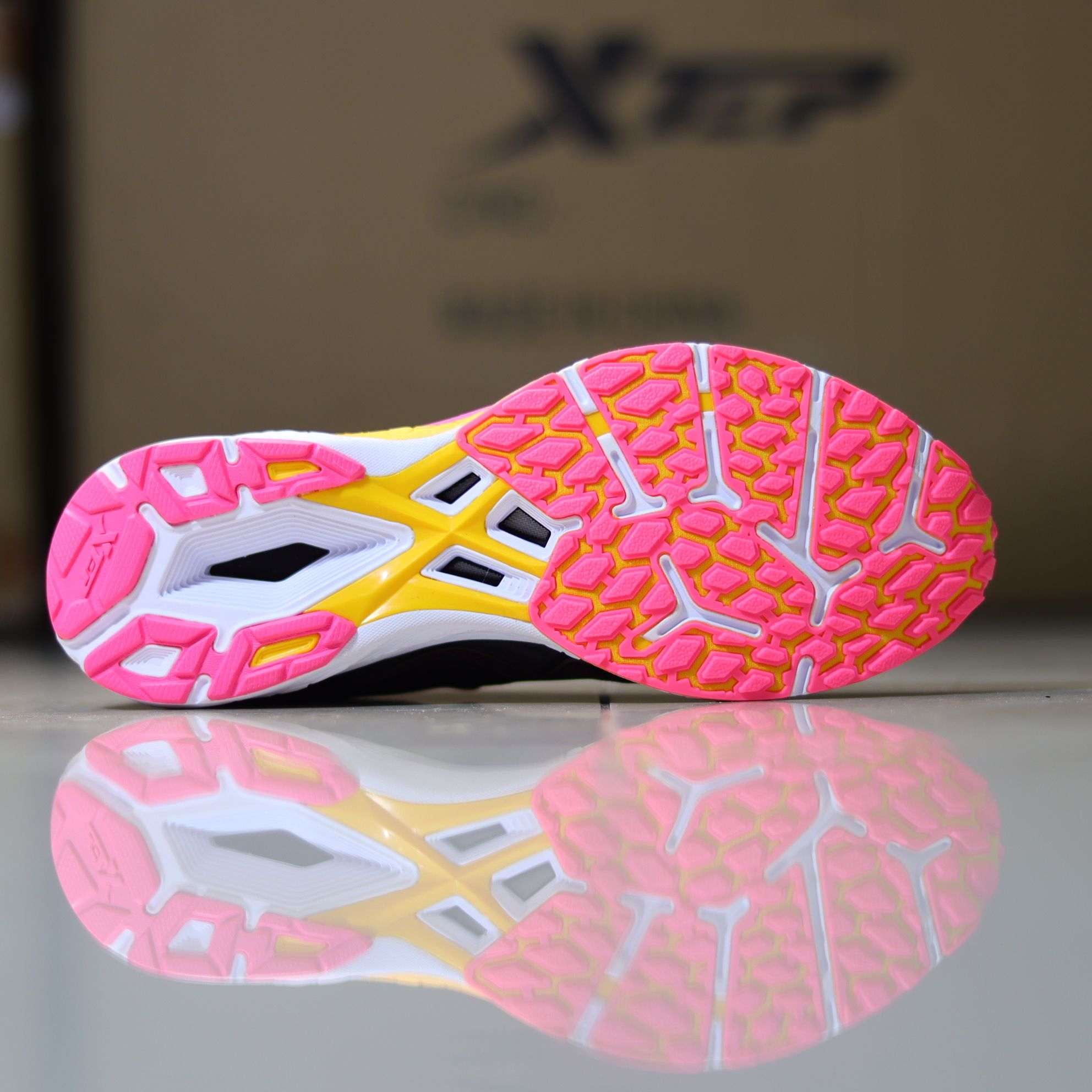 X34 - Women's Speed Running Shoe By Xtep®